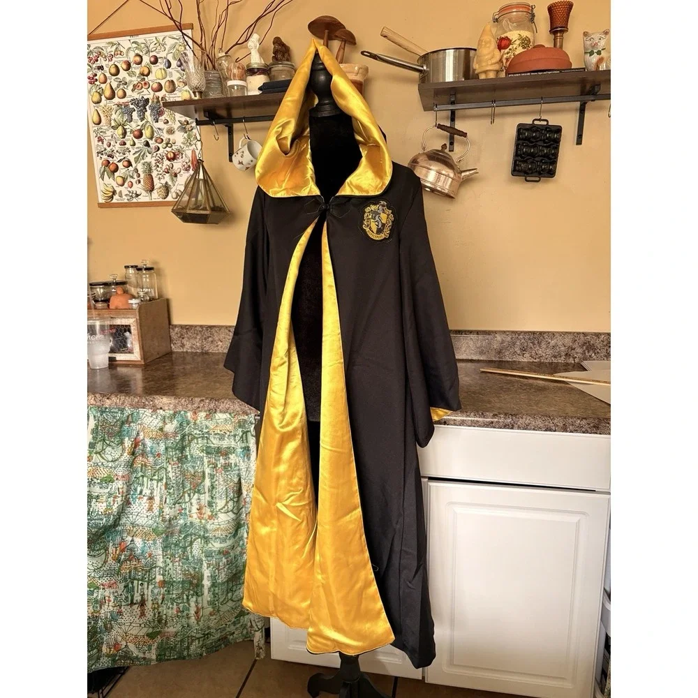 Harry Potter Hufflepuff Robe Costume Kids- L 10-12 Adult Small Wizarding World